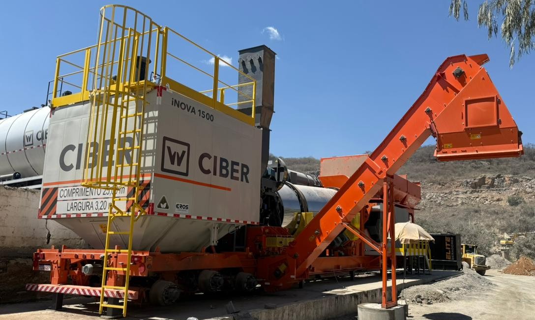 Usina de asfalto em Montes Claros